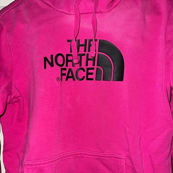 🩷🩷The North Face pink hoody medium - Picture 2 of 8